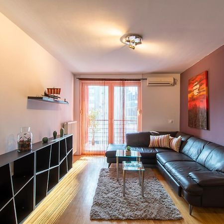 Flexible Selfcheckins 31 - Zagreb - Garage - Loggia - New Apartment Ngoại thất bức ảnh